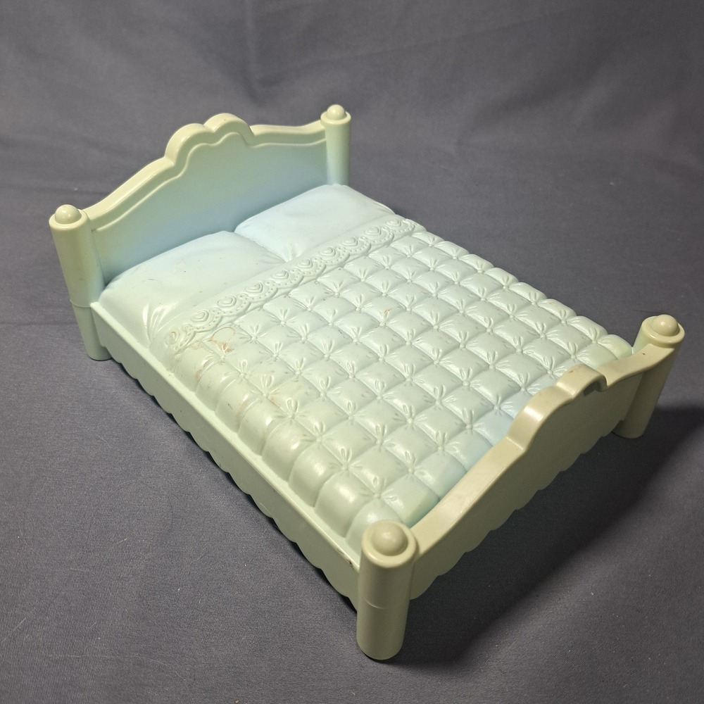 VTG Fisher Price‎ Loving Family Blue Dollhouse Bed Scalloped Furniture Retro Toy